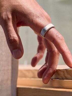 Oura Ring 4 - Brushed Silver - Size 10